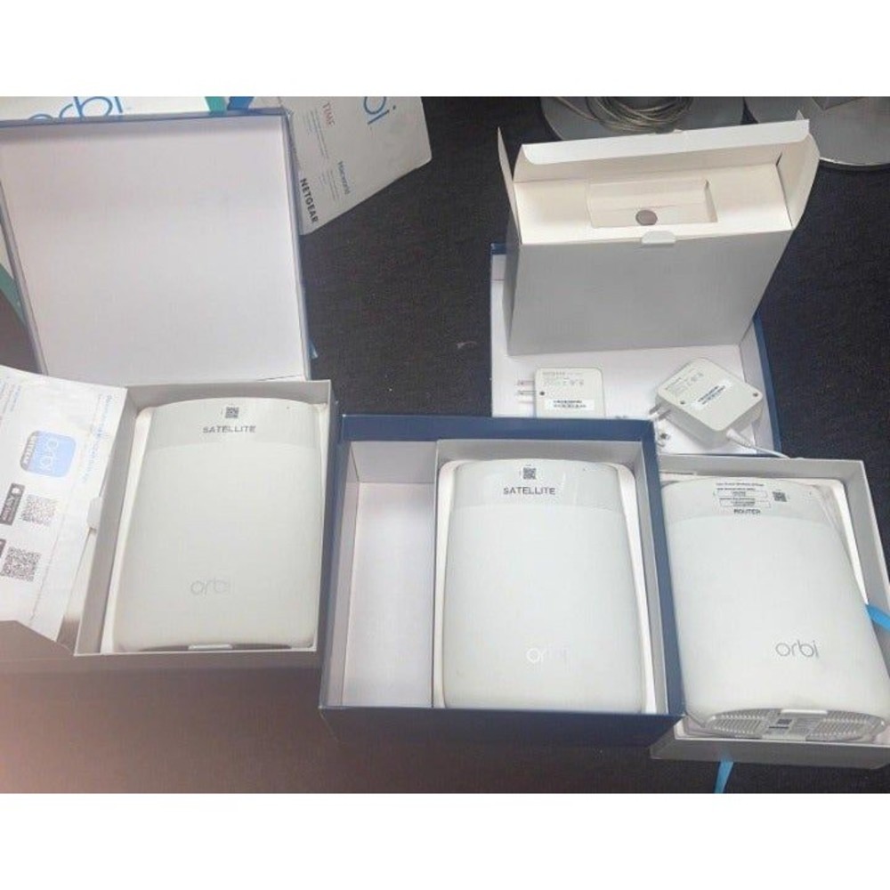 Netgear Orbi AC3000 Tri-Band Wireless Router White, 7500 sqf